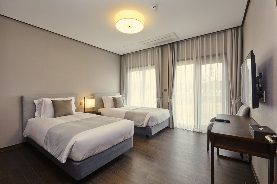 room-card-img-1